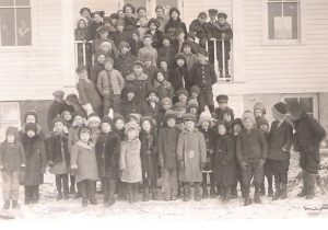 1912 School children in Cornell.