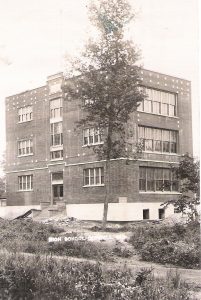 1914 High School in Cornell.